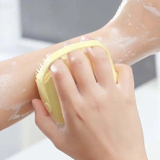 ليفة الشاور الجديدة على شكل كاميرا – خامة سيليكون طبية! 📸🛁